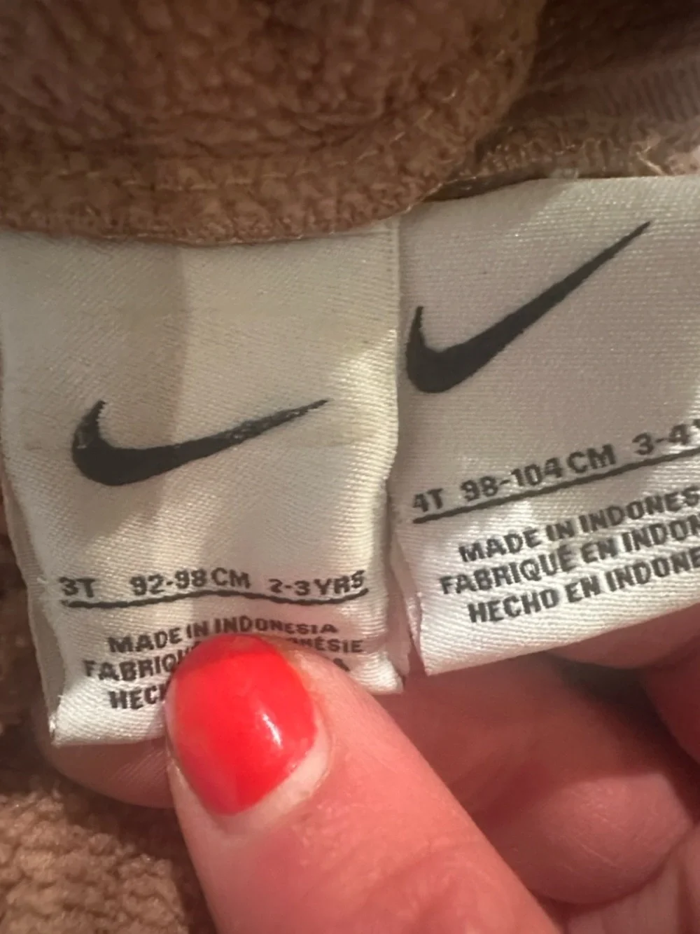 Girls Nike hoodie and joggers 2pc set - Picture 9 of 10